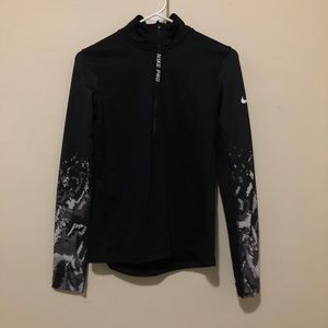 Nike top